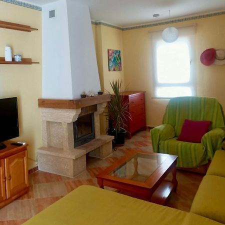 Chalet Adosado Con Azotea Andaluza Y Patio, Junto A La Playa イスラ・クリスティナ エクステリア 写真
